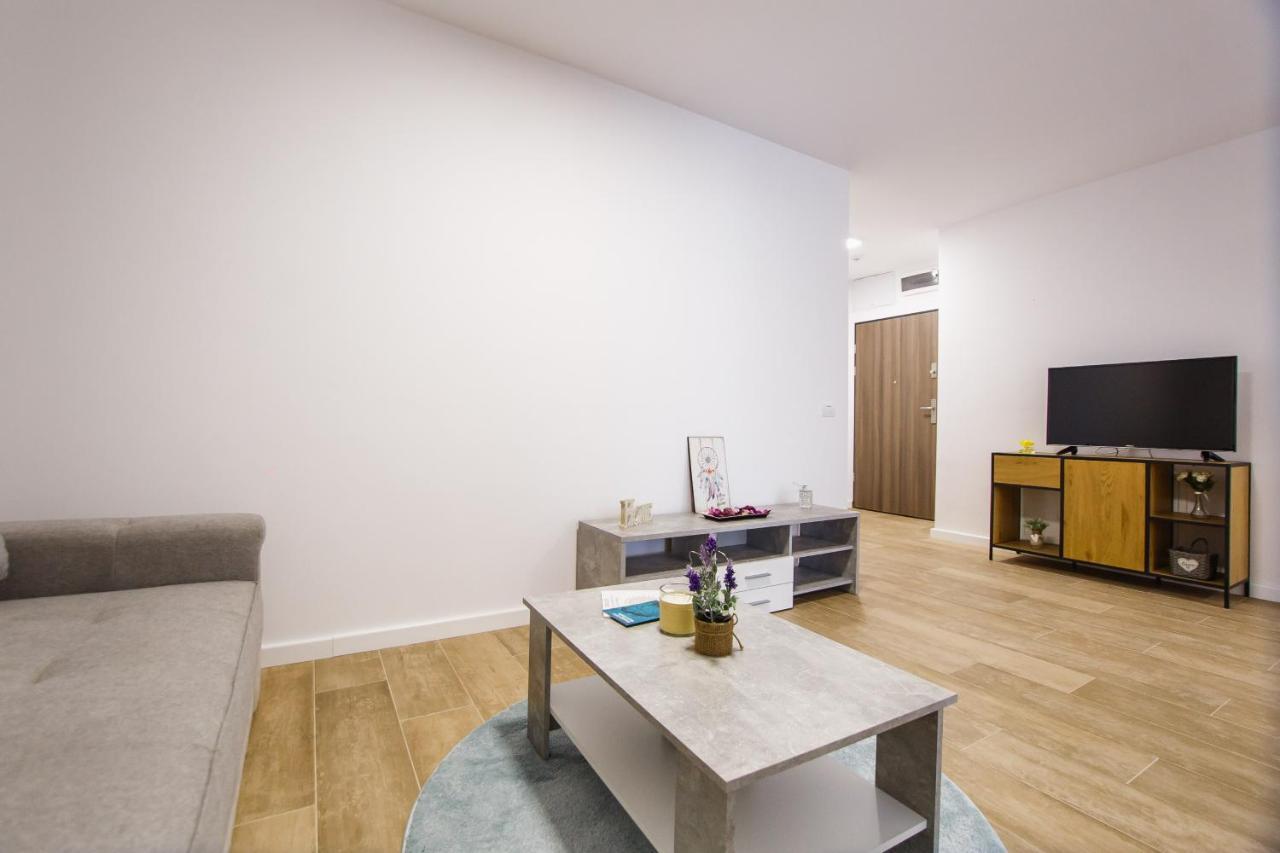Lovely Home At West Residence Oradea Luaran gambar