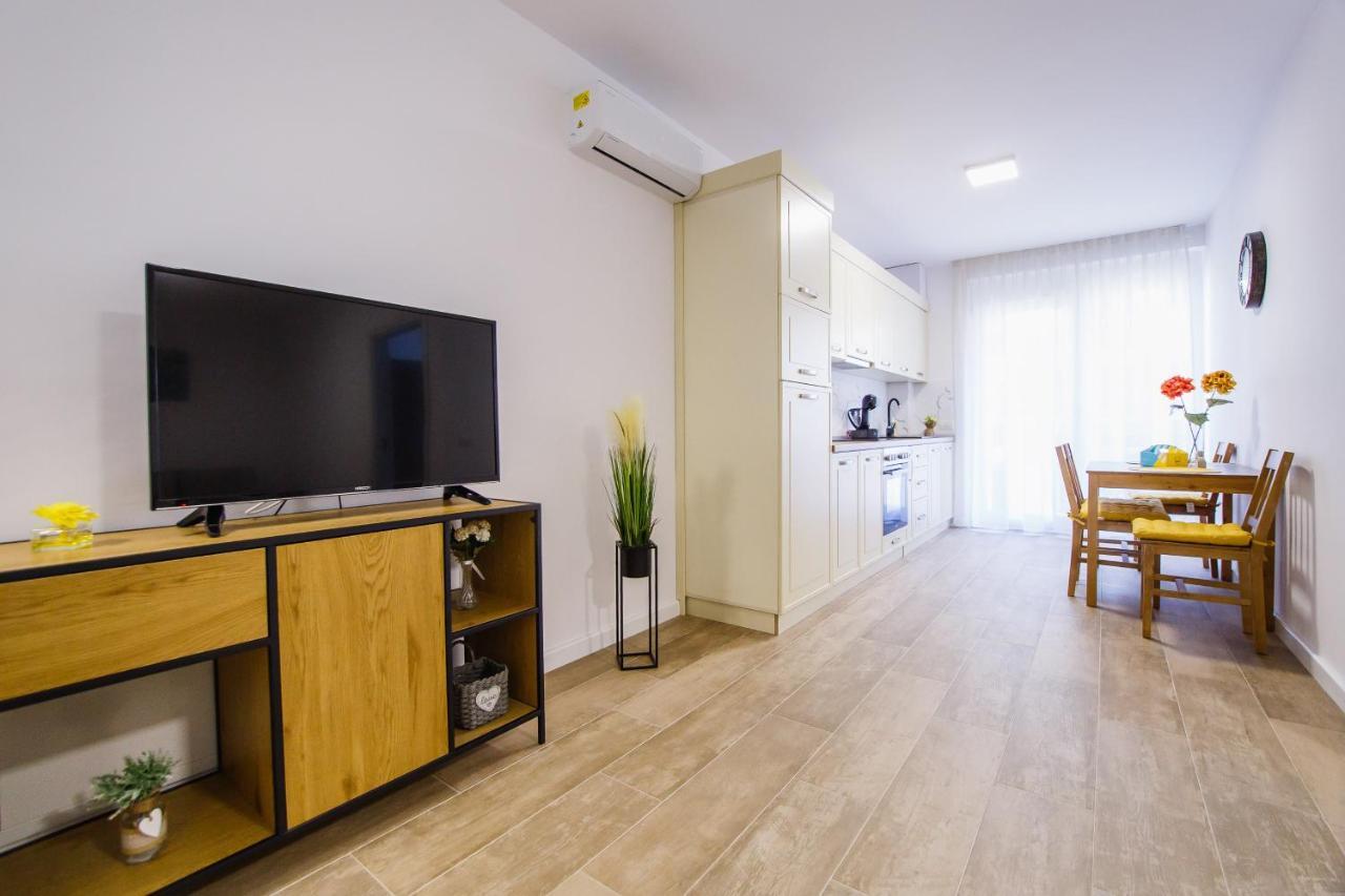 Lovely Home At West Residence Oradea Luaran gambar