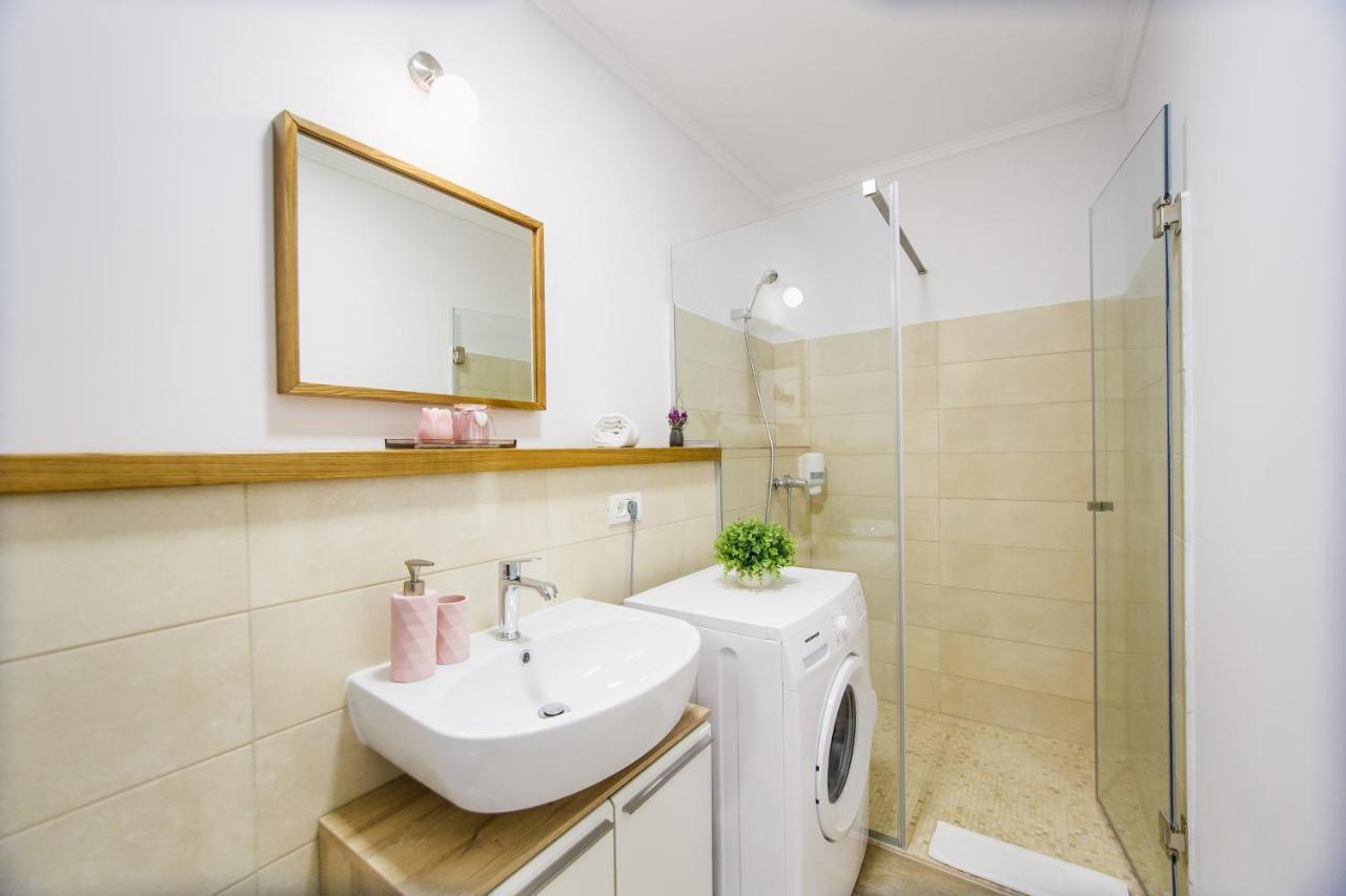 Lovely Home At West Residence Oradea Luaran gambar