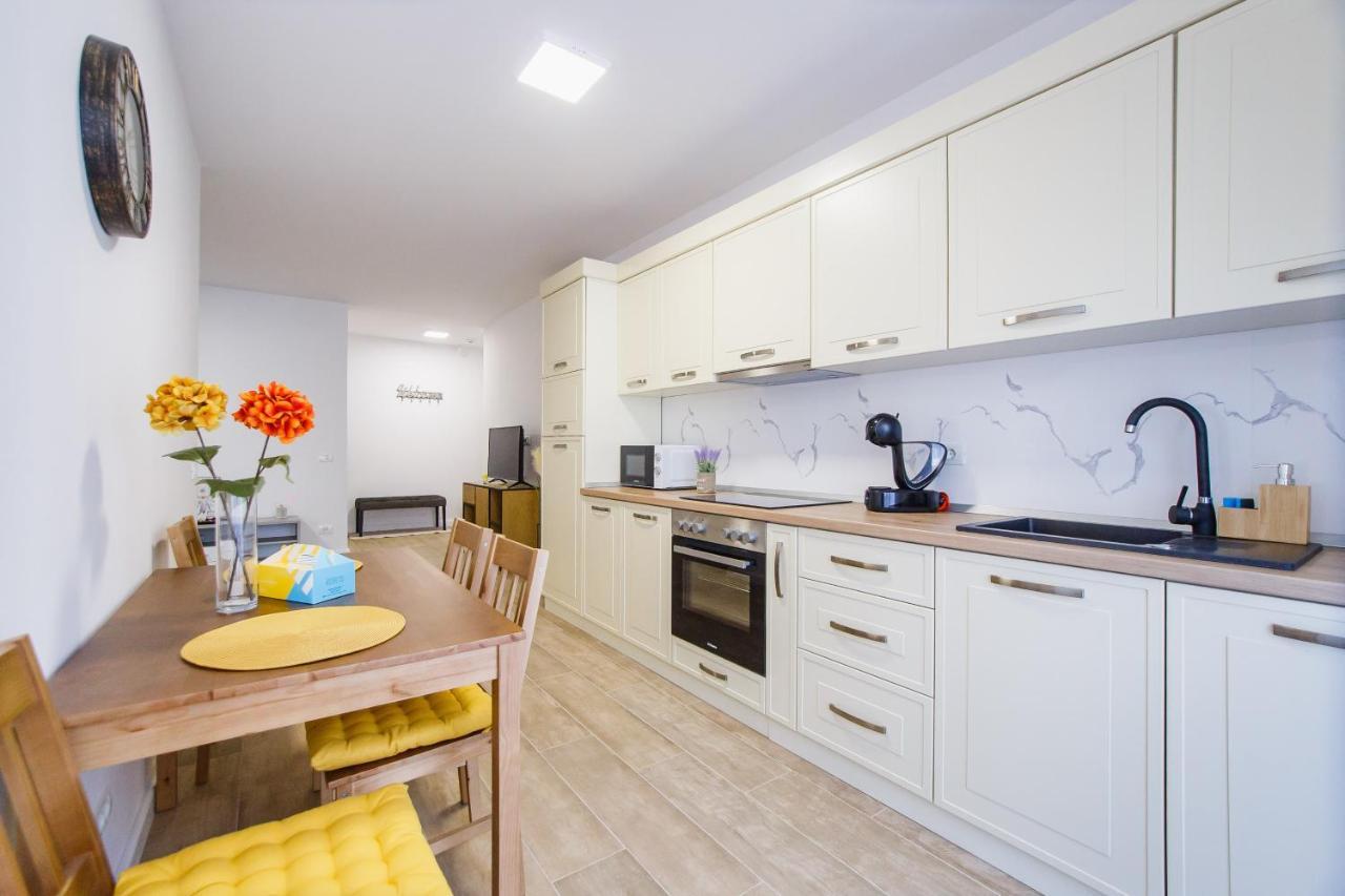 Lovely Home At West Residence Oradea Luaran gambar