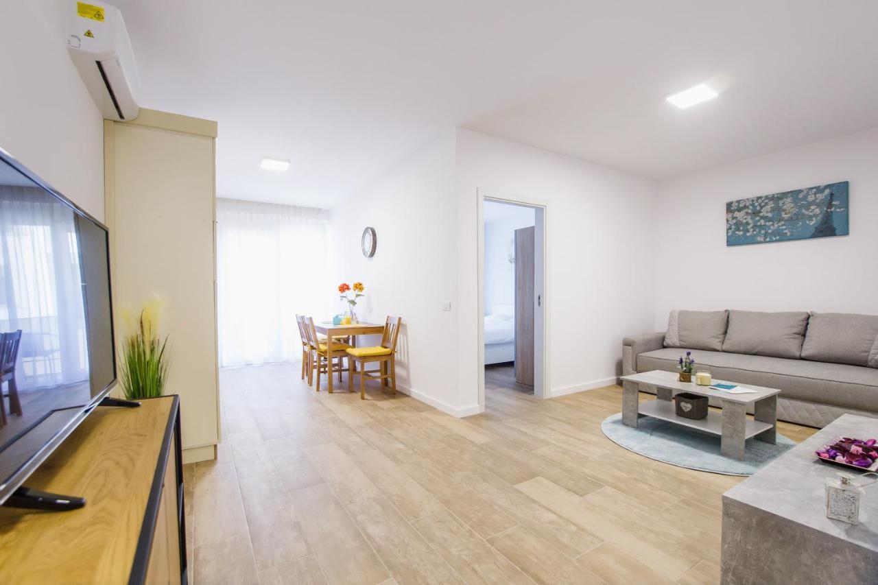 Lovely Home At West Residence Oradea Luaran gambar