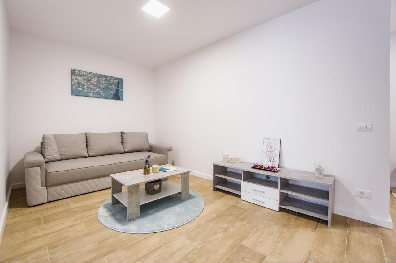 Lovely Home At West Residence Oradea Luaran gambar