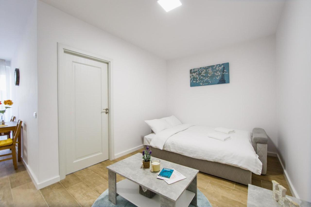 Lovely Home At West Residence Oradea Luaran gambar