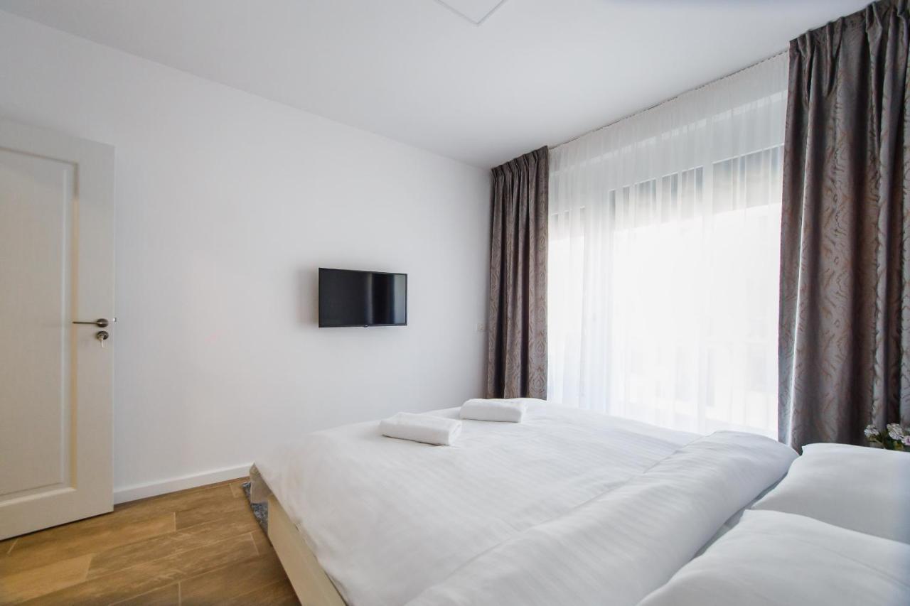 Lovely Home At West Residence Oradea Luaran gambar
