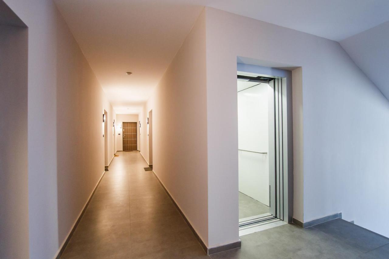 Lovely Home At West Residence Oradea Luaran gambar